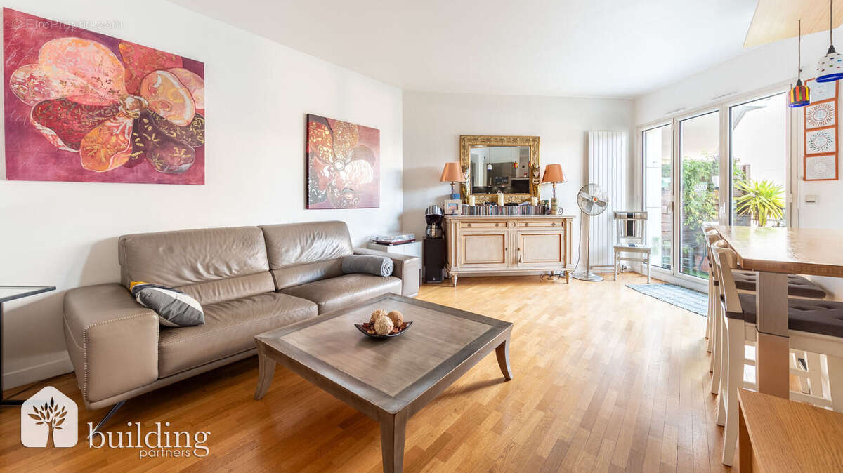 Appartement à NEUILLY-SUR-SEINE