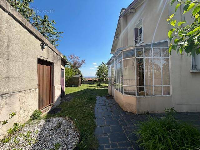   - Maison à RILLIEUX-LA-PAPE