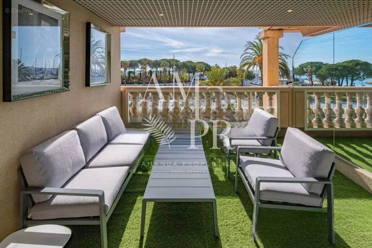 Appartement à VALLAURIS