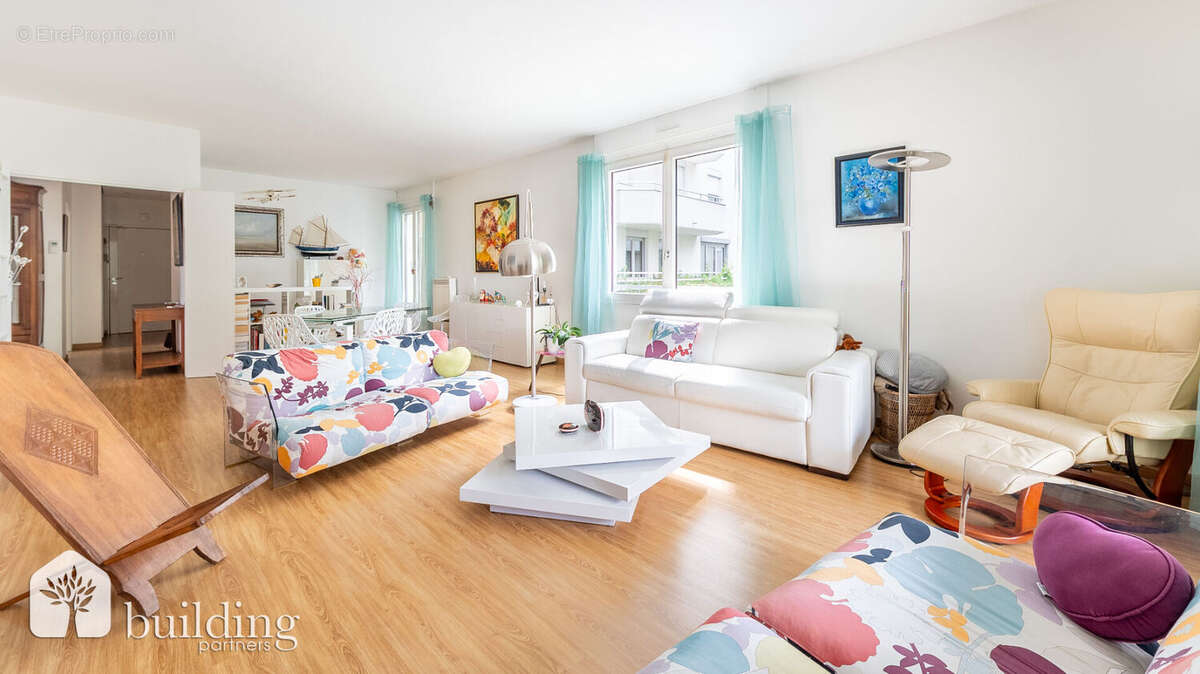 Appartement à COURBEVOIE