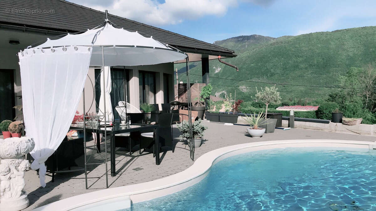 Maison d'architecte 8 pieces - 310m2 - piscine - grand terrain de 2330m2 - garage 62m2 - photo 19