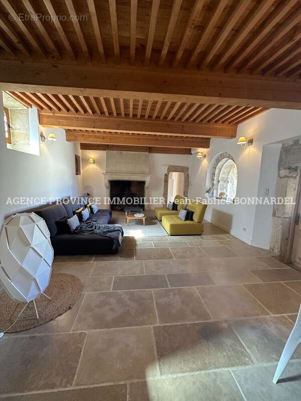 Maison à SAINT-PAUL-TROIS-CHATEAUX