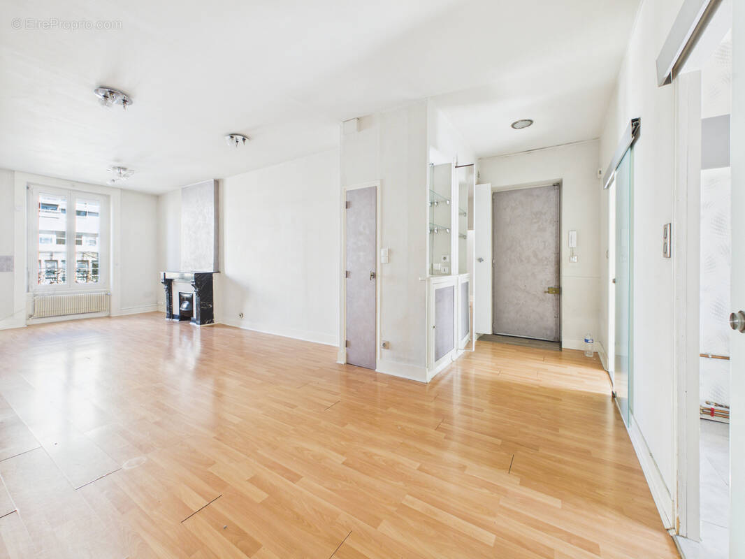 Appartement à SAINT-ETIENNE