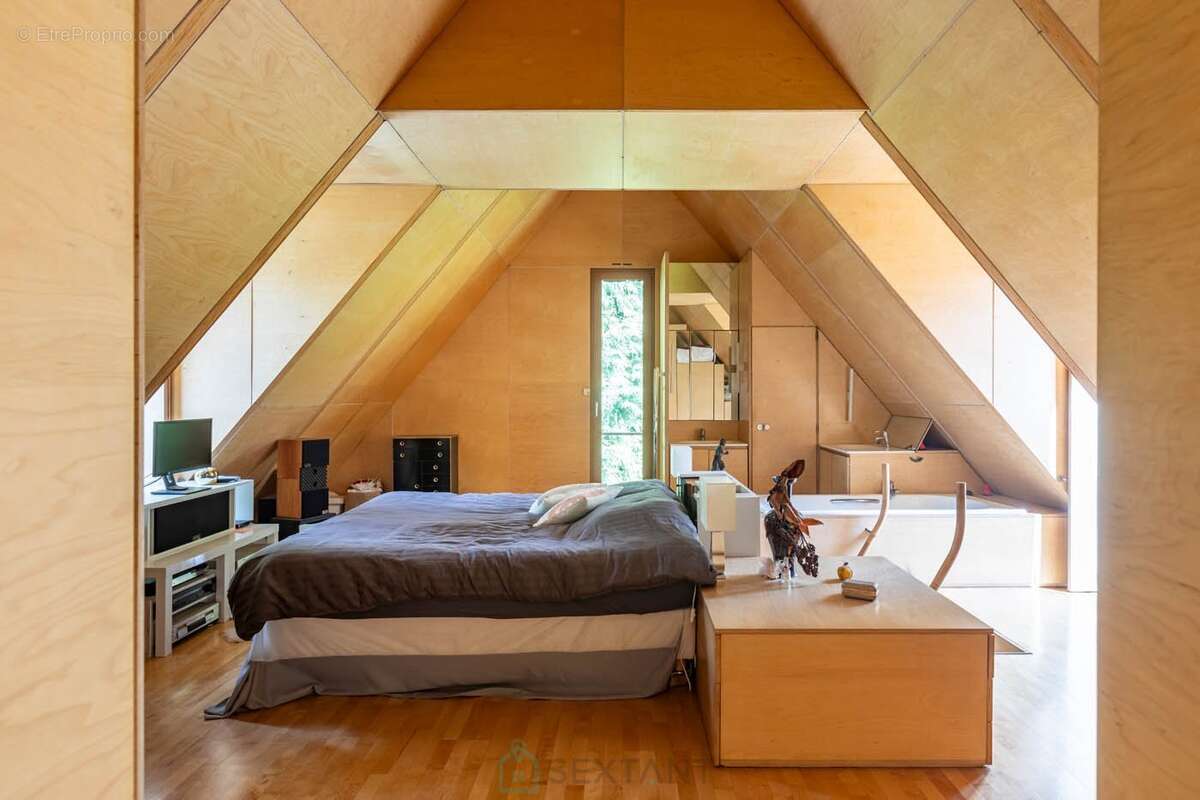 Maison à LA CELLE-SUR-MORIN