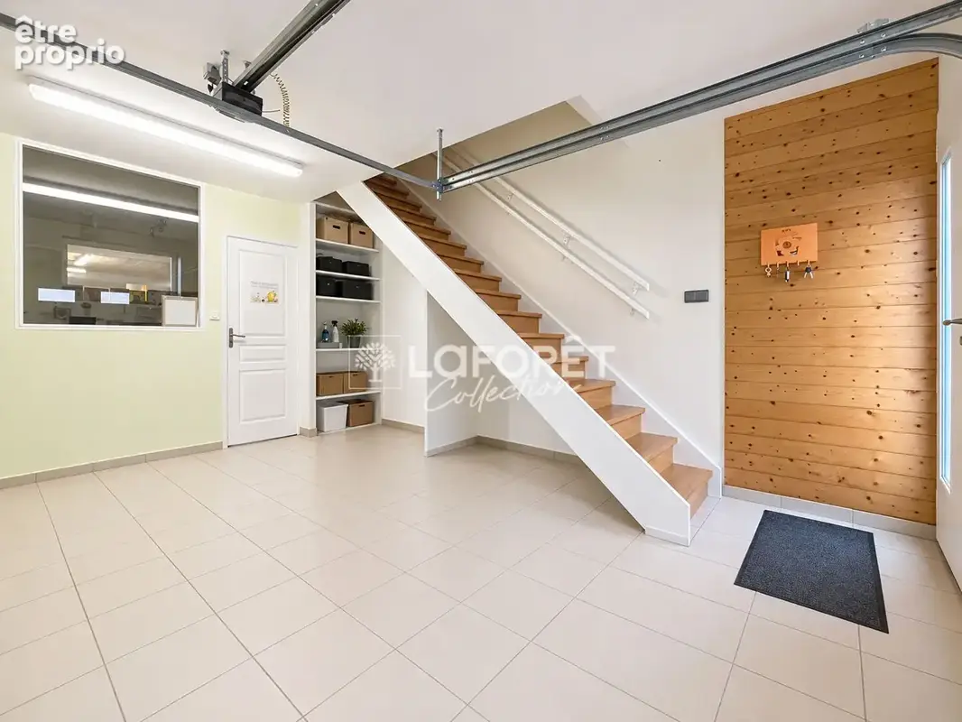 Hangar + Appartement 5 pièce(s) 108 m2 + Garage - photo 8
