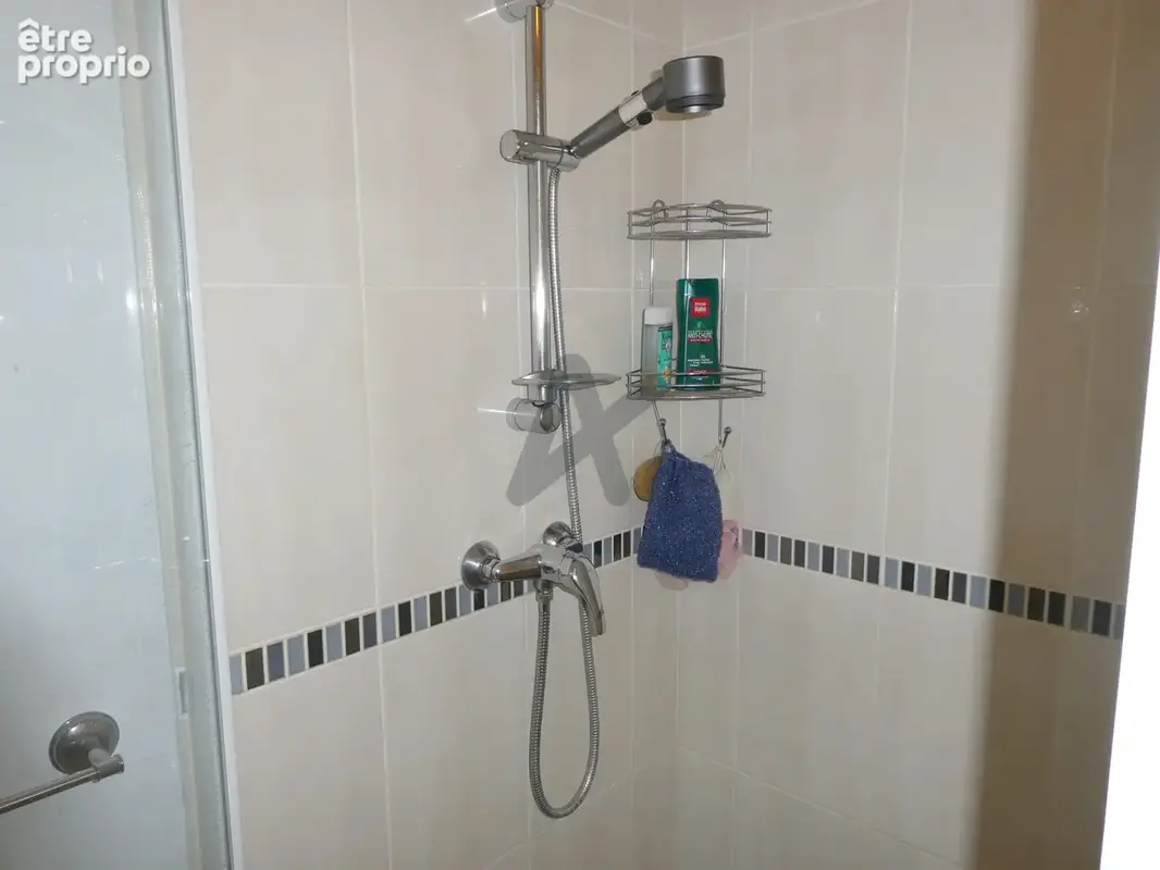 Très bel appartement dernier étage avec balcon, vue dominte et garage. - photo 19
