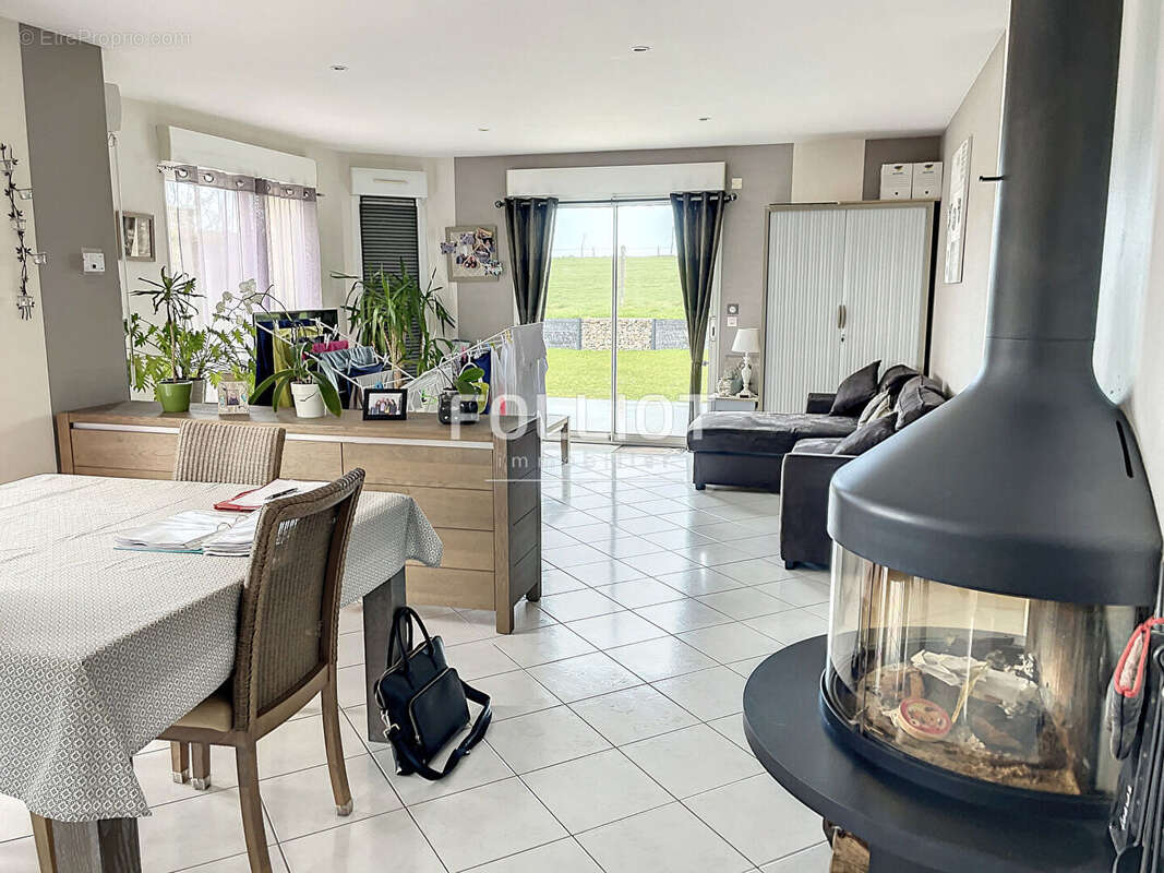 Maison à JULLOUVILLE