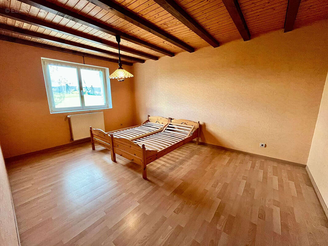 Maison à GUYANS-VENNES