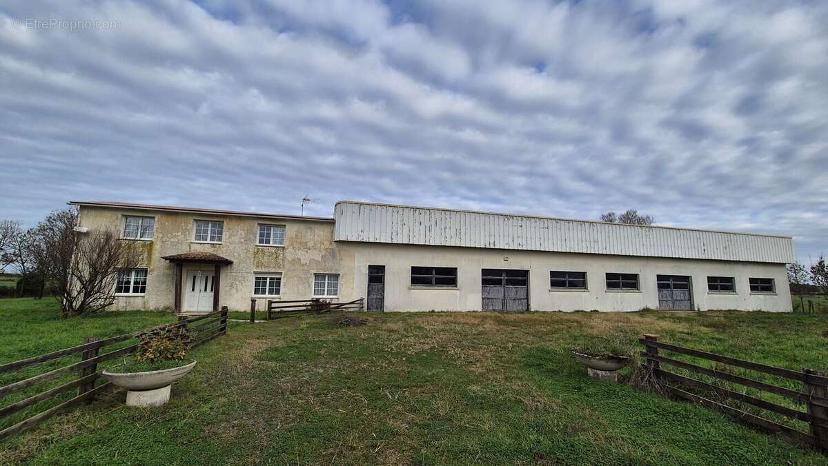 Maison à GRUES