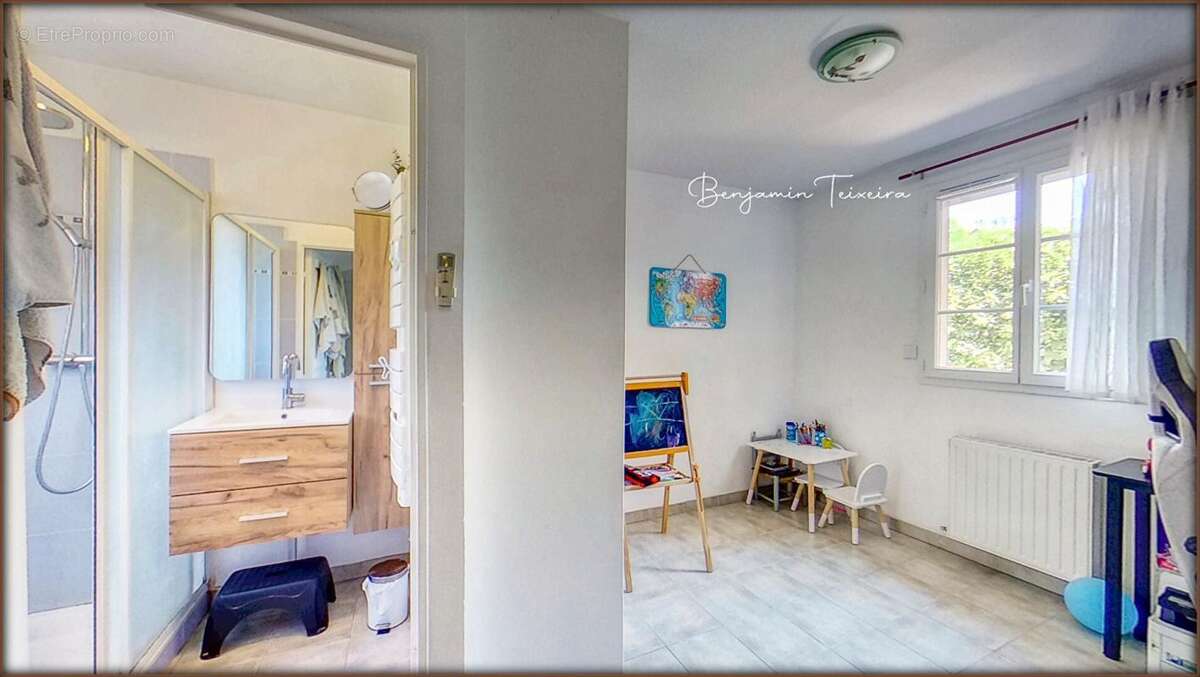 Maison Roquebrune Sur Argens 6 pièce(s) 96 m2 - 4 chambres dont 1 de plain-pied + Parking privé - photo 10