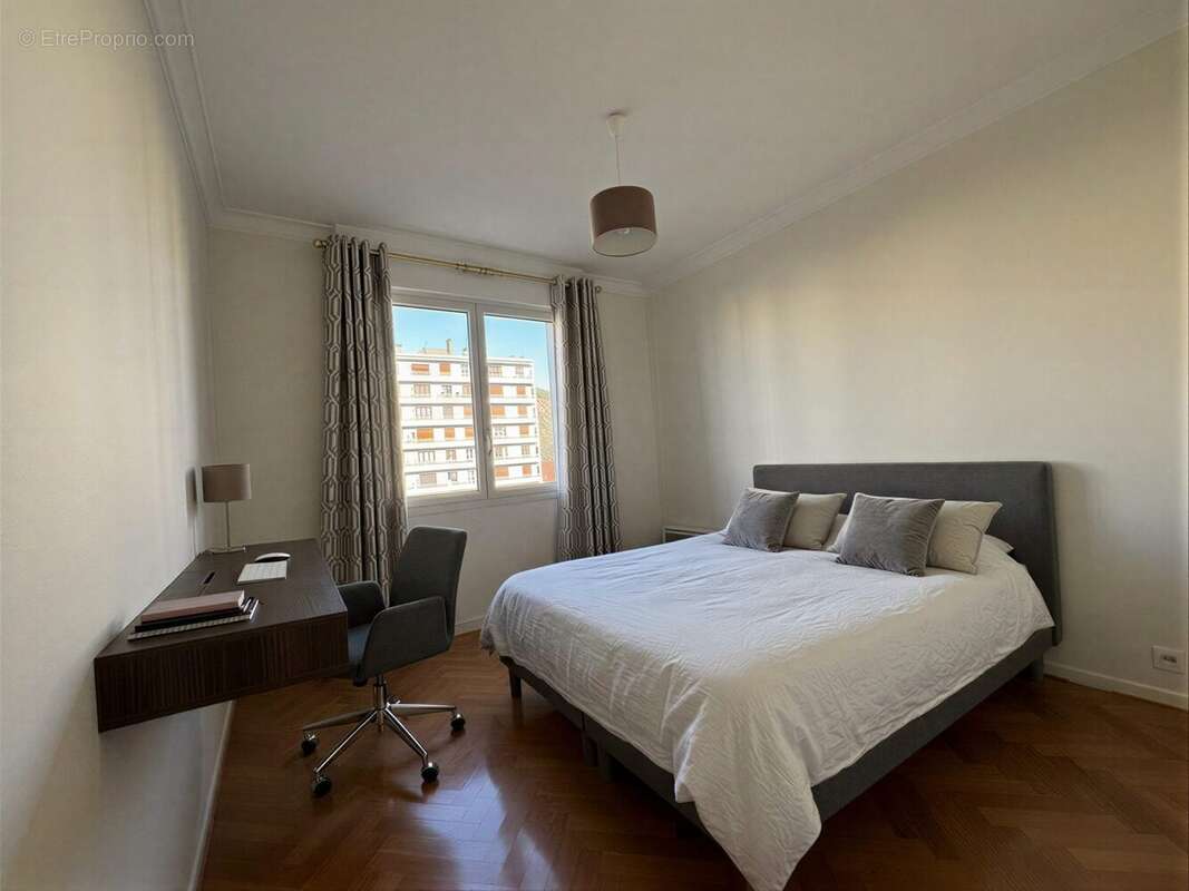 Appartement 103 m² à Saint-Etienne  - photo 3