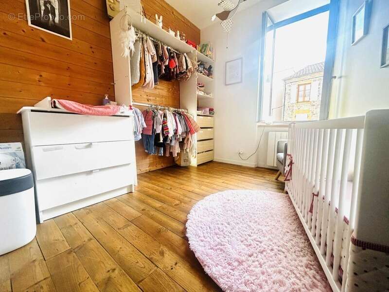 Maison à PANISSIERES