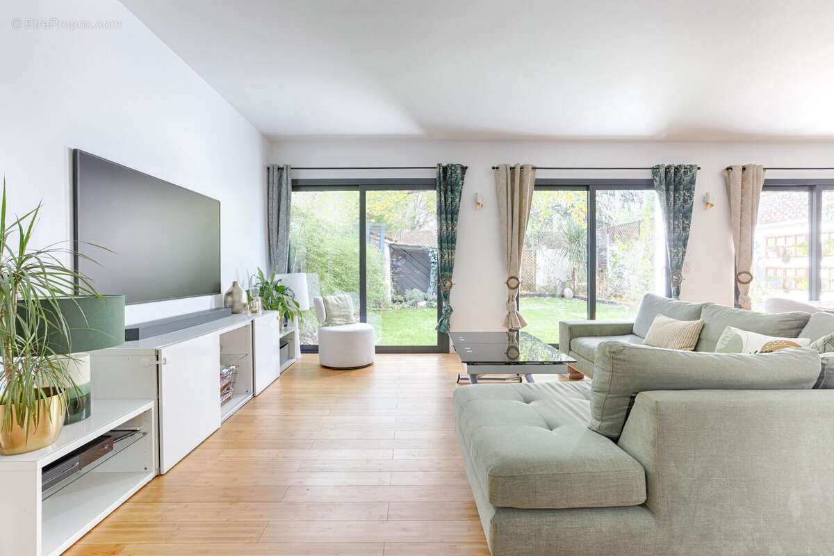 Maison à LA GARENNE-COLOMBES