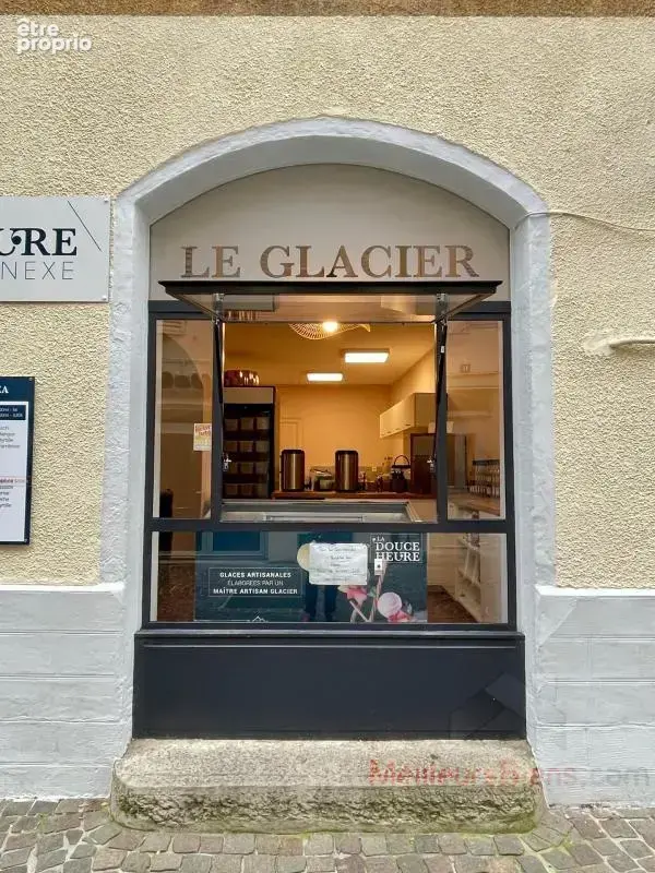 Droit au bail - Local commercial rénové de 41 m² – Rue piétonne – Terrasse – Loyer 456 €/mois - Lons le Saunier - photo 8