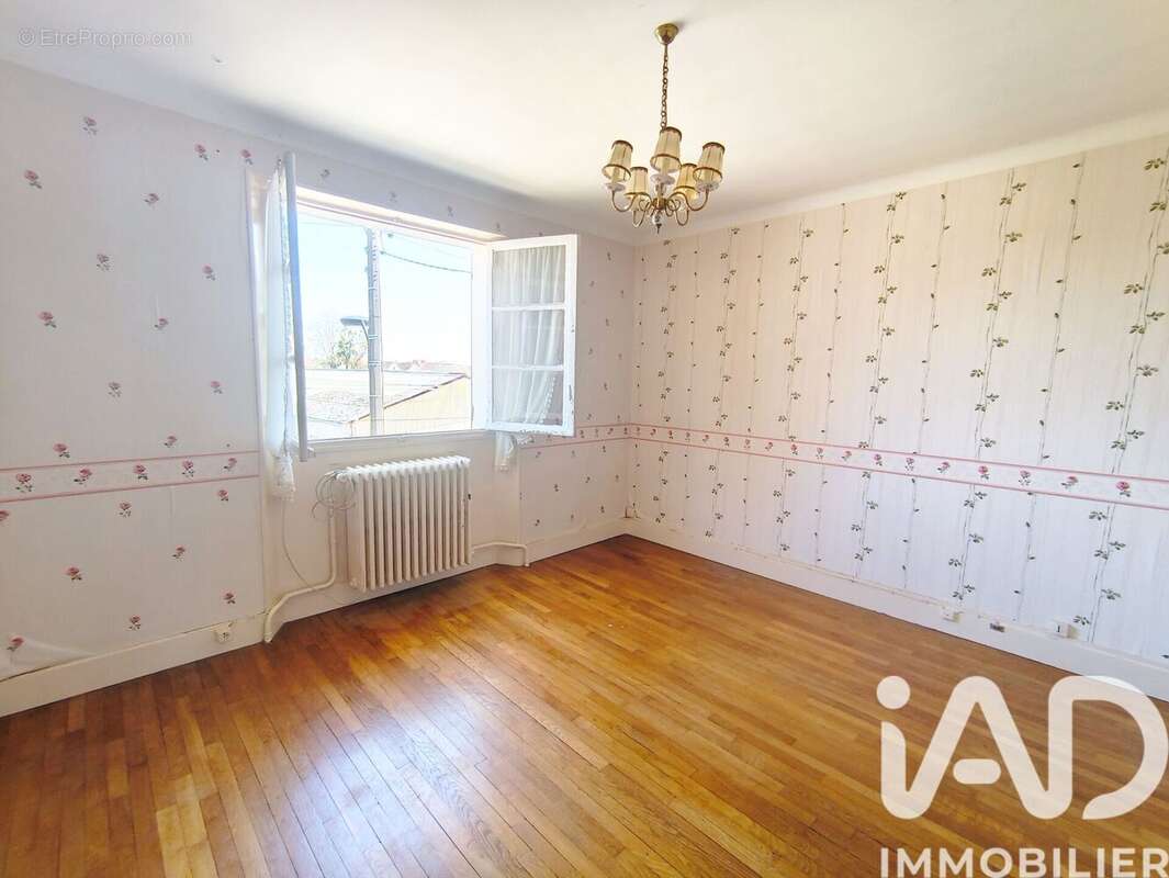 Maison 150 m² à Louze  - photo 9