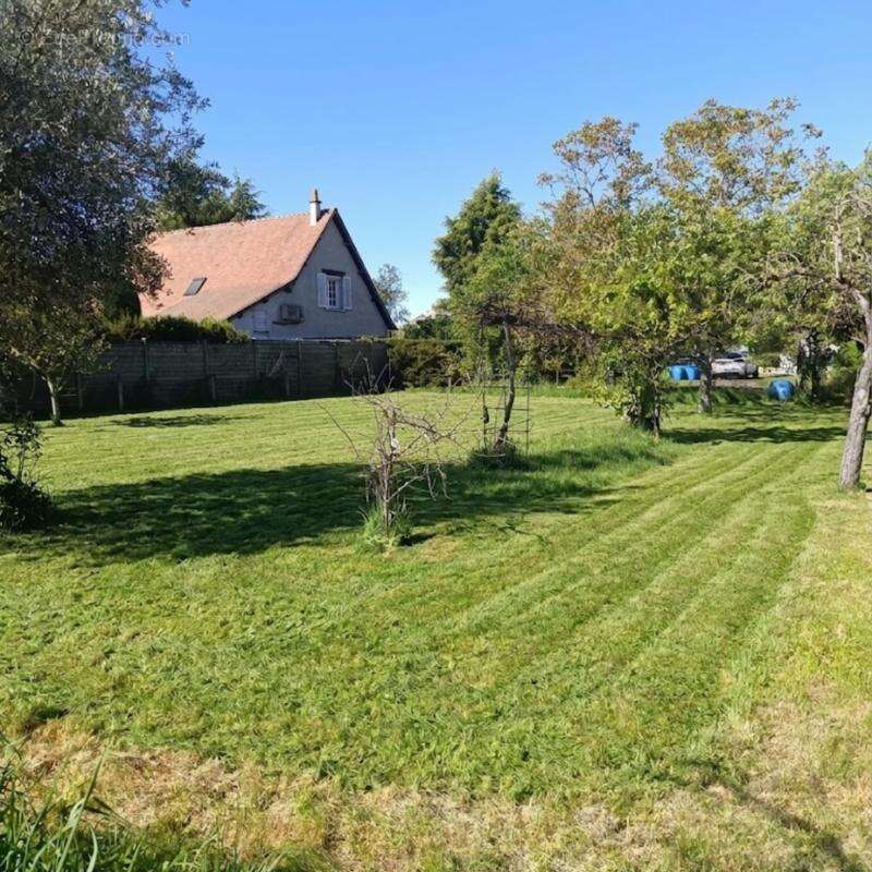 Terrain à JOUE-LES-TOURS