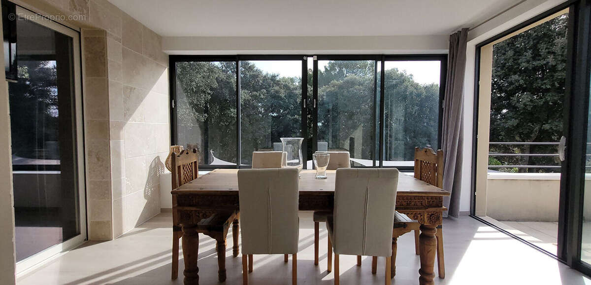 Maison à SUZE-LA-ROUSSE