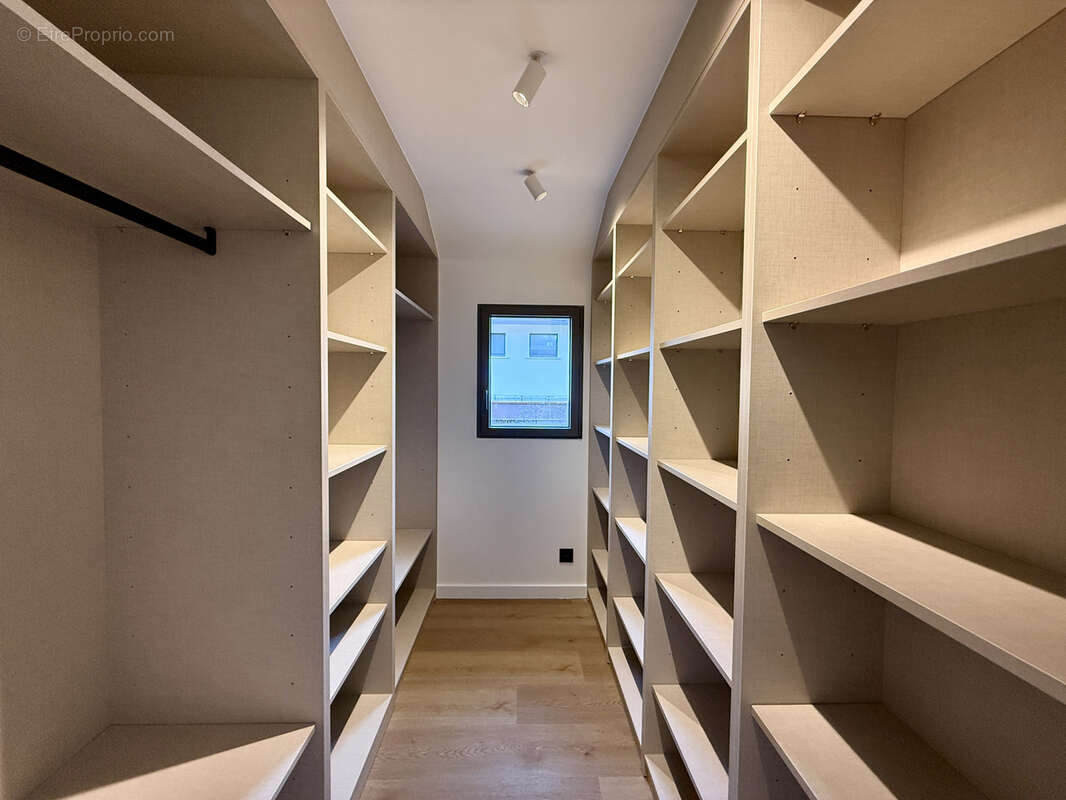 Maison à CRUSEILLES