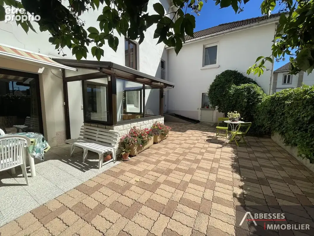 SAINT-AMÉ : Grand logement F7 'esprit maison de famille'  terrasse, terrain et stationnement - photo 24