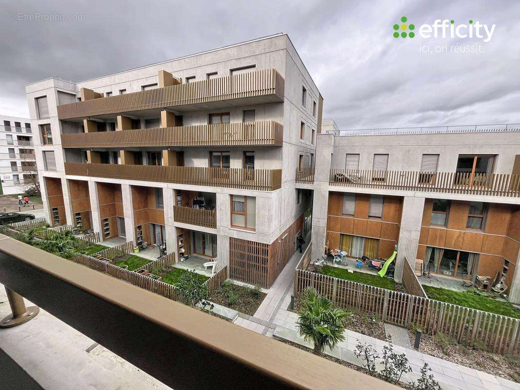 Appartement à SAINT-JACQUES-DE-LA-LANDE