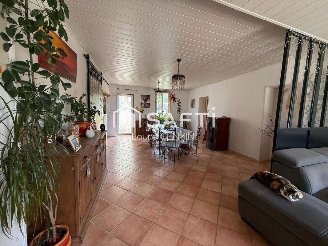 Photo 2 - Maison à VALREAS