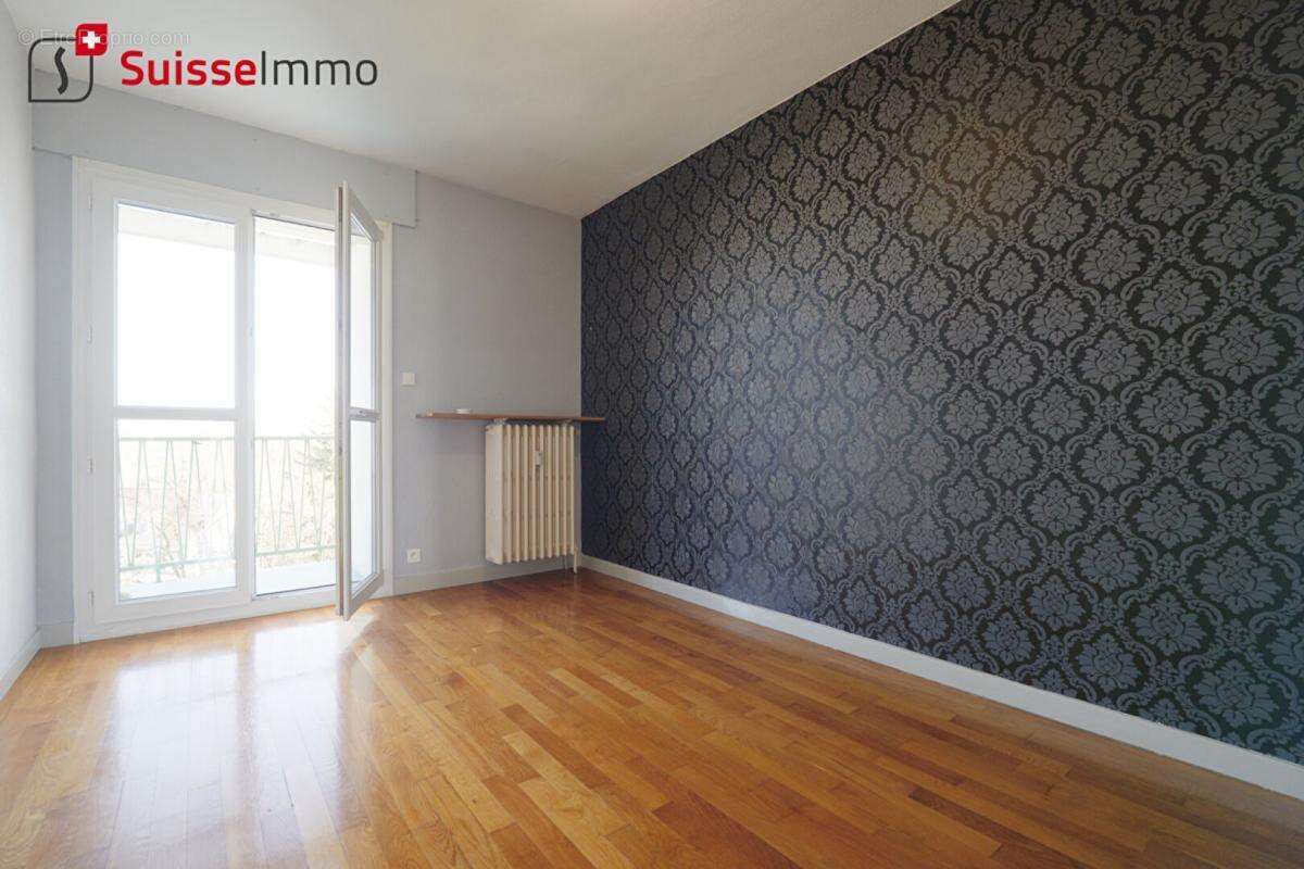 Appartement  4 pièces 70.4 m2 - 2 balcons - Vue Château et pré-la-Rose - photo 11