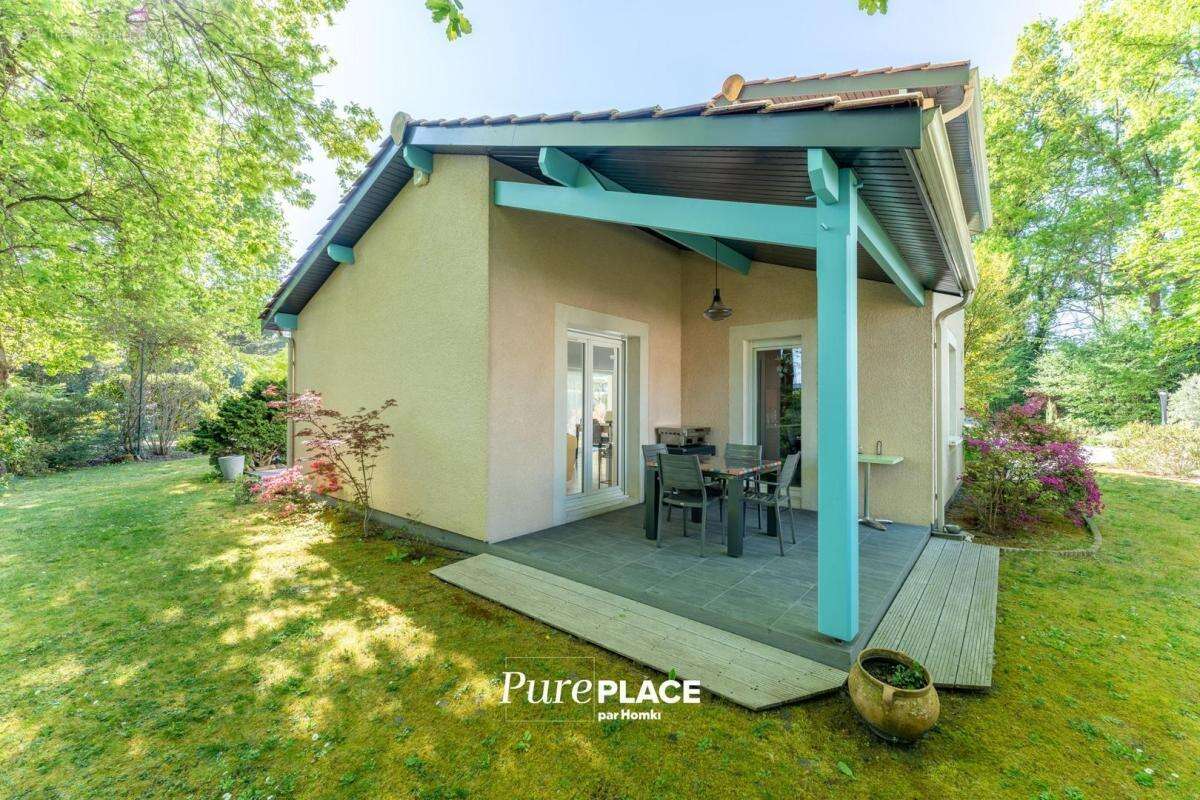 Maison à AMBARES-ET-LAGRAVE