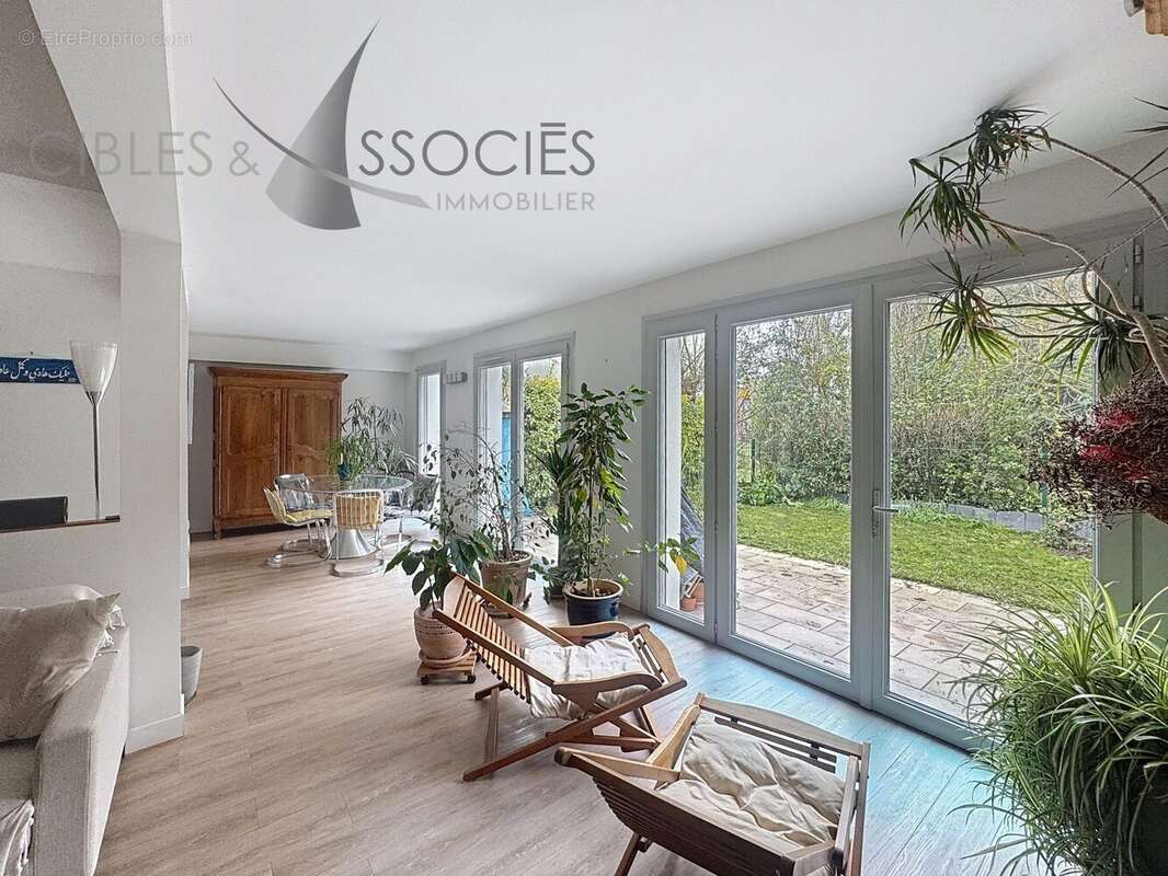 Maison 173 m² à La Rochelle  - photo 2