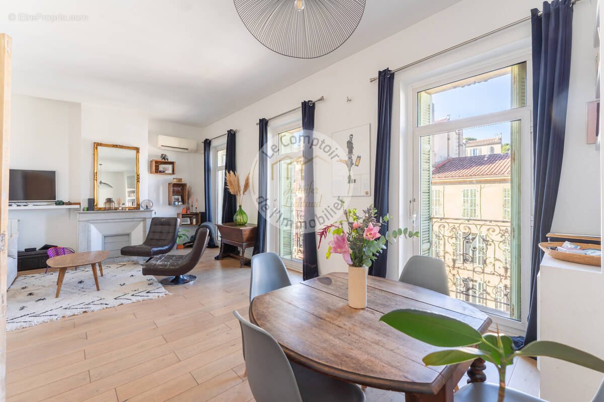 Appartement à MARSEILLE-6E