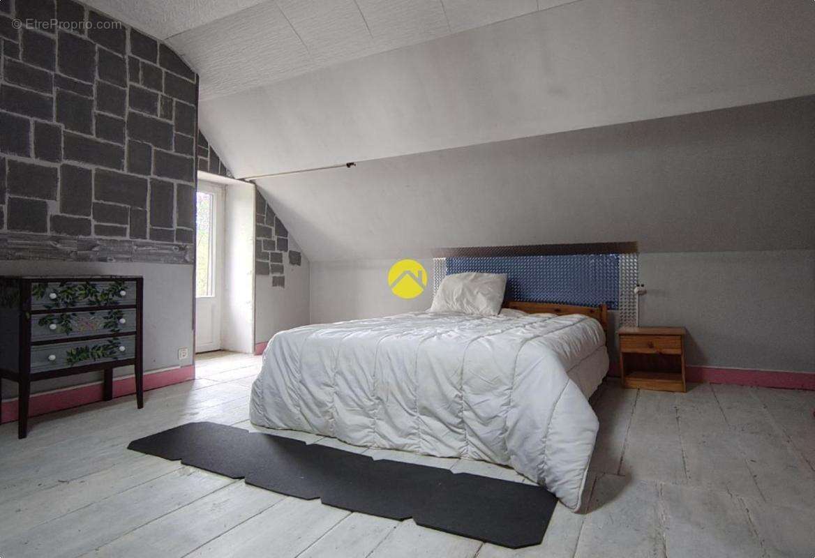 Maison à MORTROUX