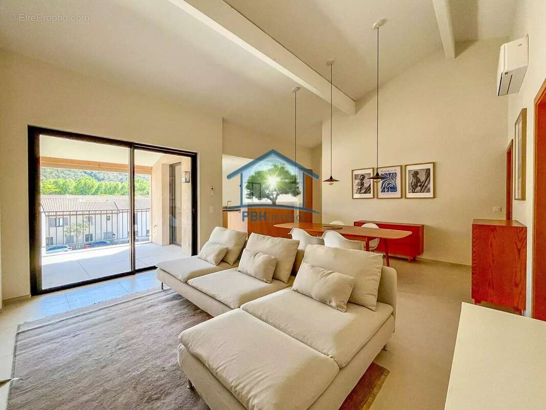 Appartement à LA MOLE