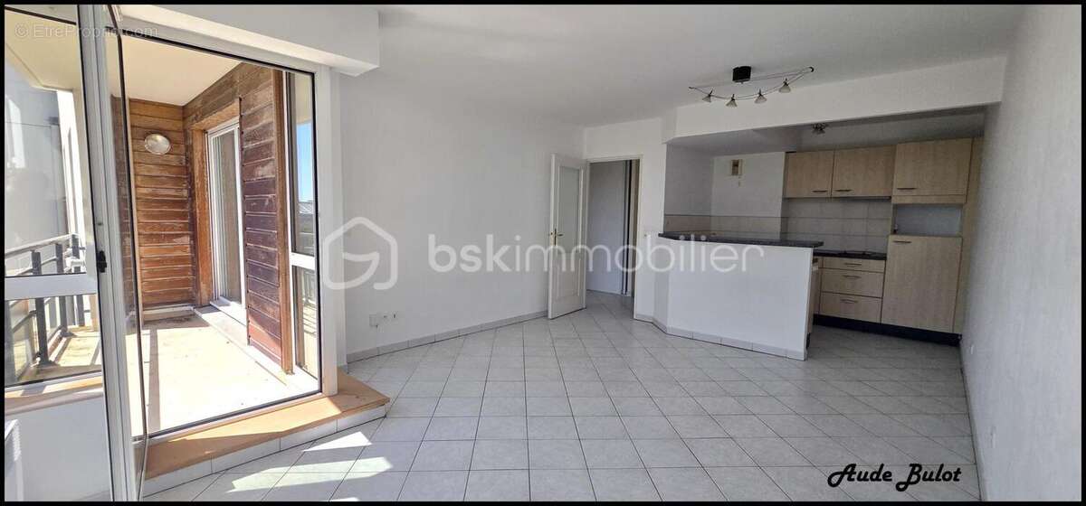 Lille – Quartier Euralille / Parc Matisse – Appartement T3 de 61 m² avec balcon, parking et vue dégagée - photo 3