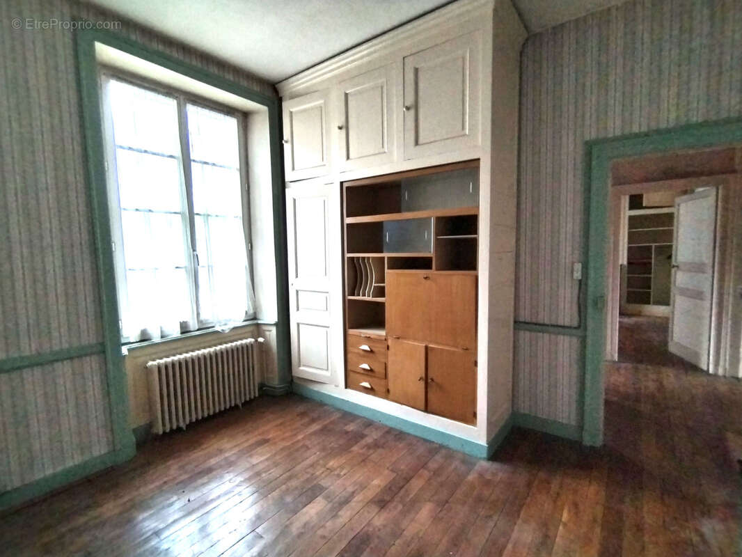 Maison à LOUVIGNE-DU-DESERT