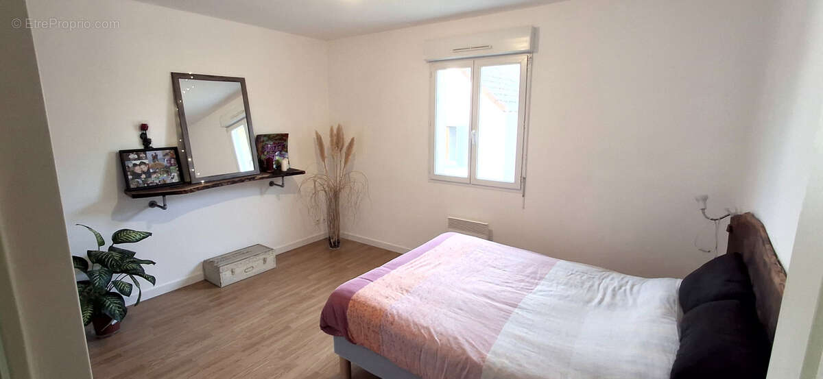 Maison à POILLY-SUR-THOLON