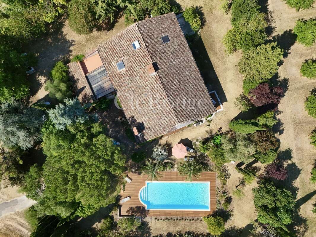 Duras – Propriété en pierre avec vue dominante et piscine - photo 14