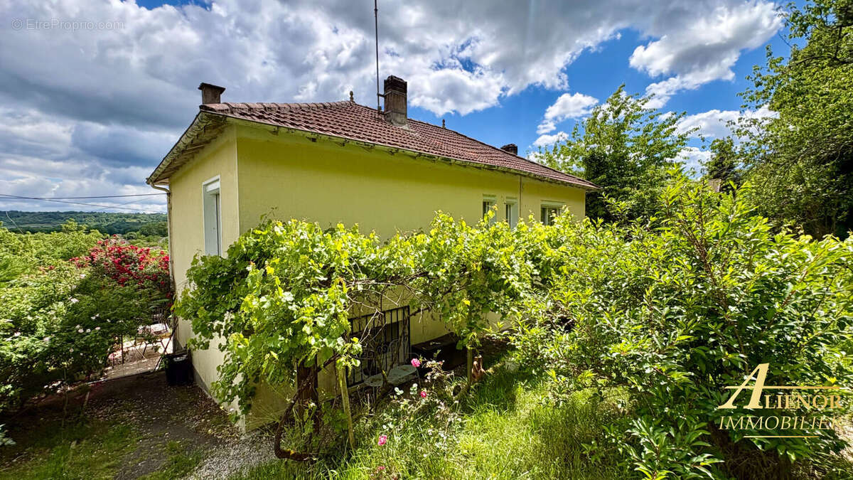 Maison à NEUVIC