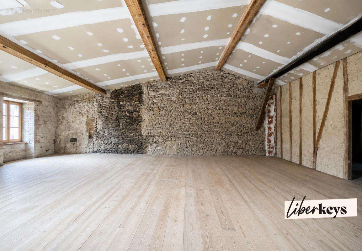 Maison T5 avec jardin, garage et vaste potentiel d’aménagement - photo 14
