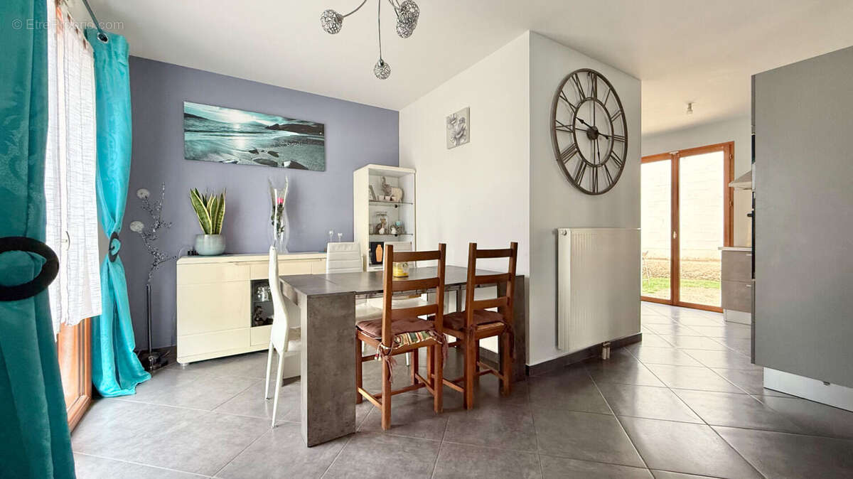 Maison à SAINTRY-SUR-SEINE