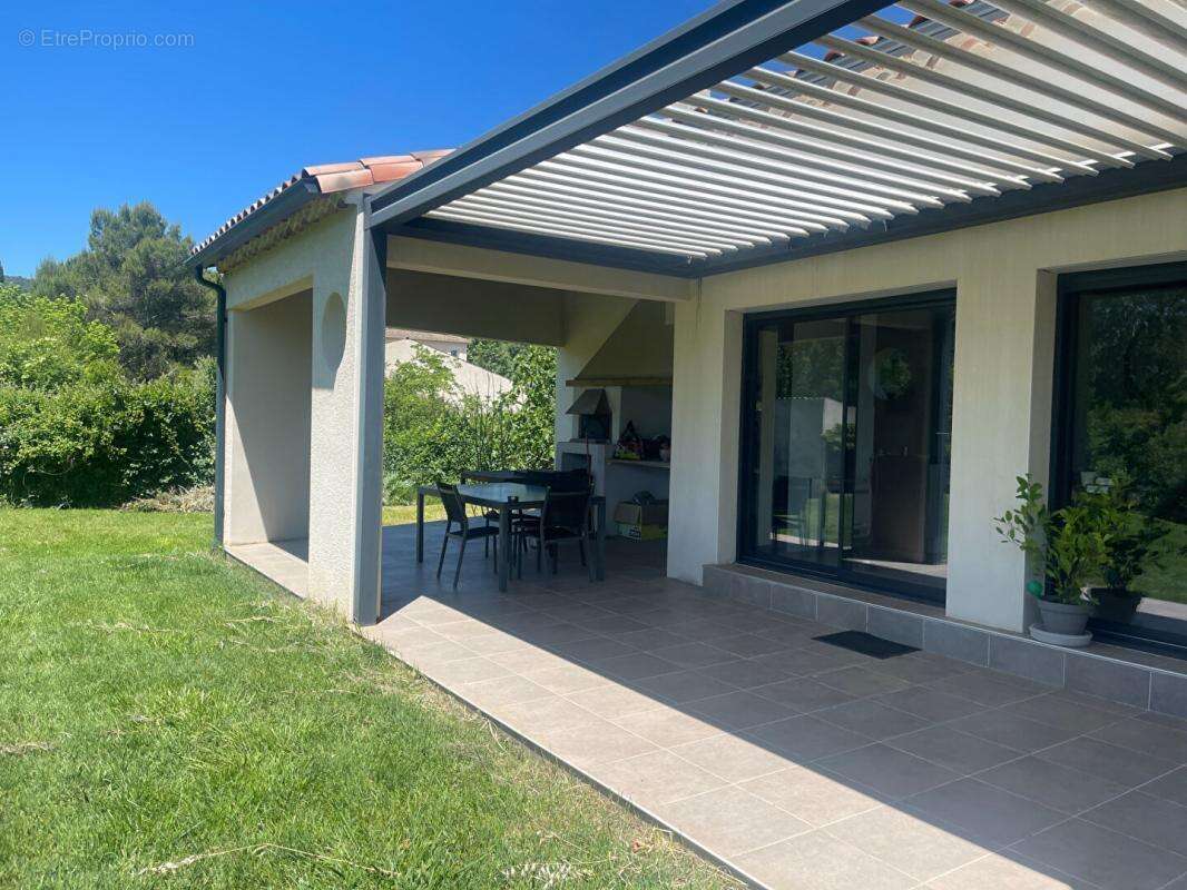 Villa contemporaine sur  Boisset Et Gaujac 6 pièce(s) 141 m2 possibilité 2 appartements sur terrain plat de 1482 m2 - photo 15
