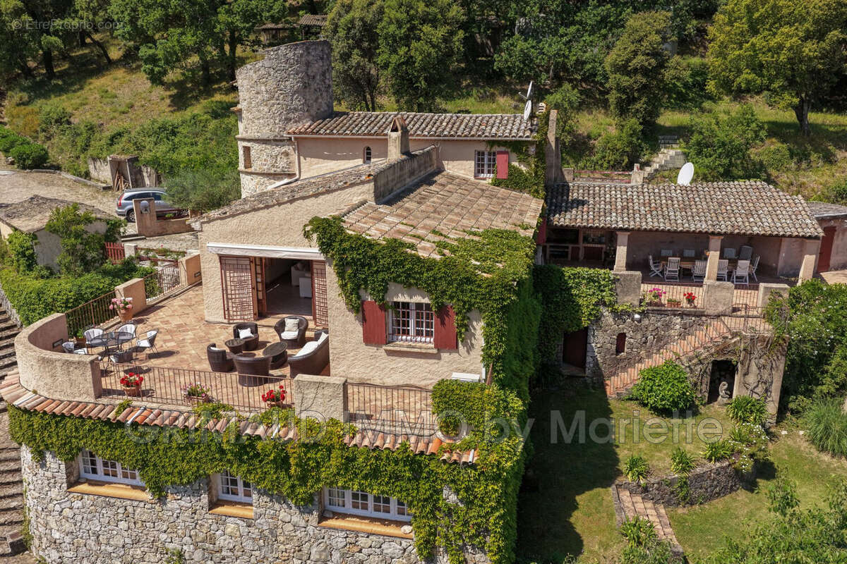 Maison à LA GARDE-FREINET