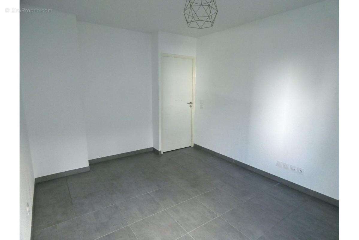 Appartement à JUVIGNAC