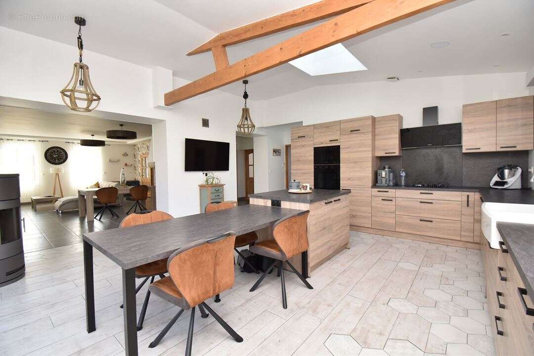 Maison 245 m² à Caudry  - photo 3