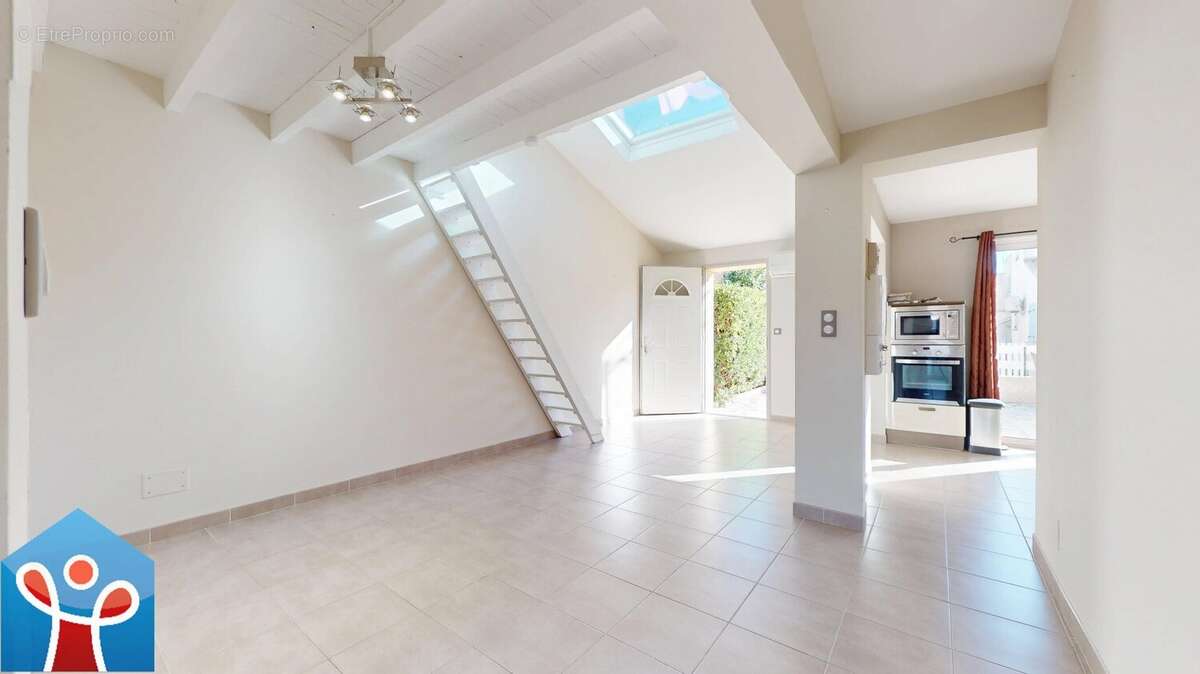 Villa rénovée 3 pièces - photo 3