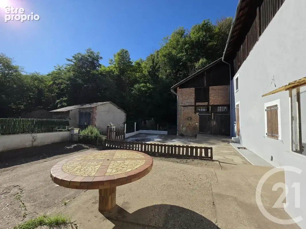 Maison 3 pièces 82 m² à vendre à Vergongheon (43360) - photo 2