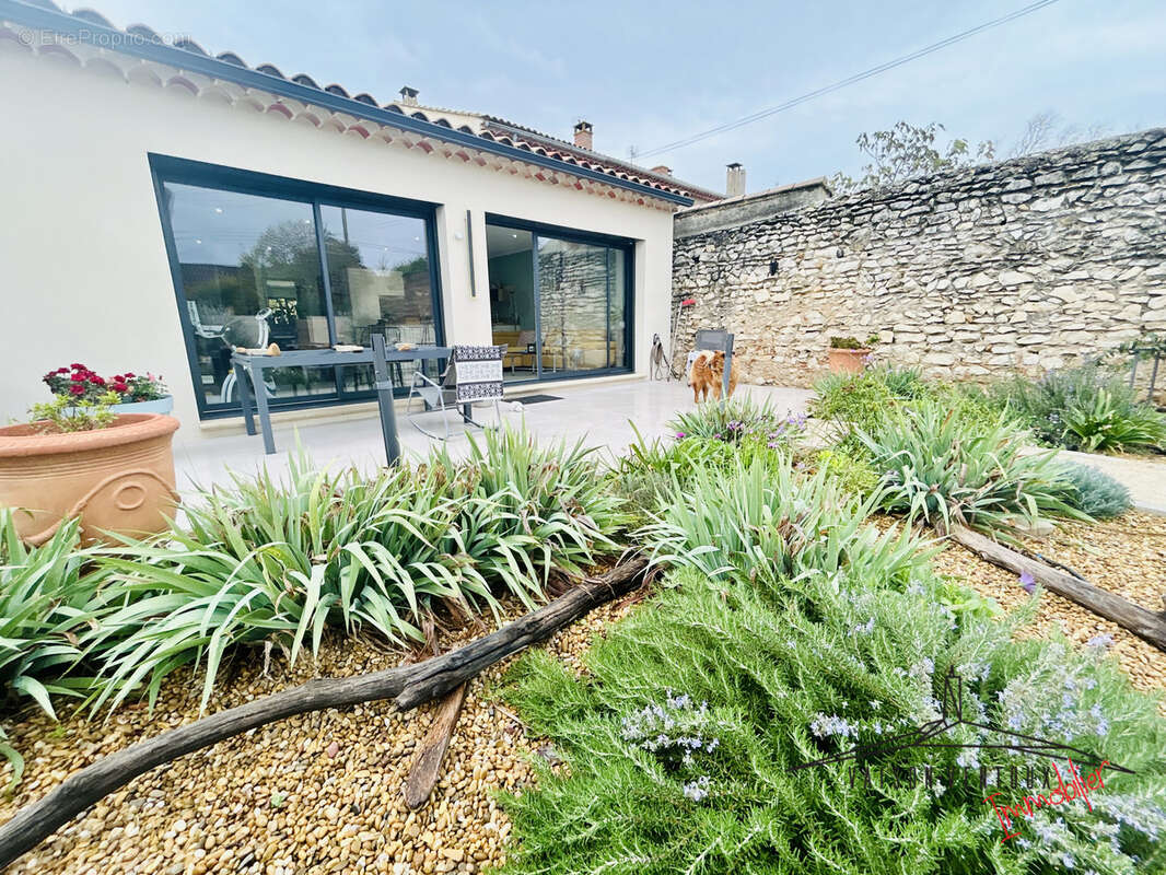 Maison à MORIERES-LES-AVIGNON