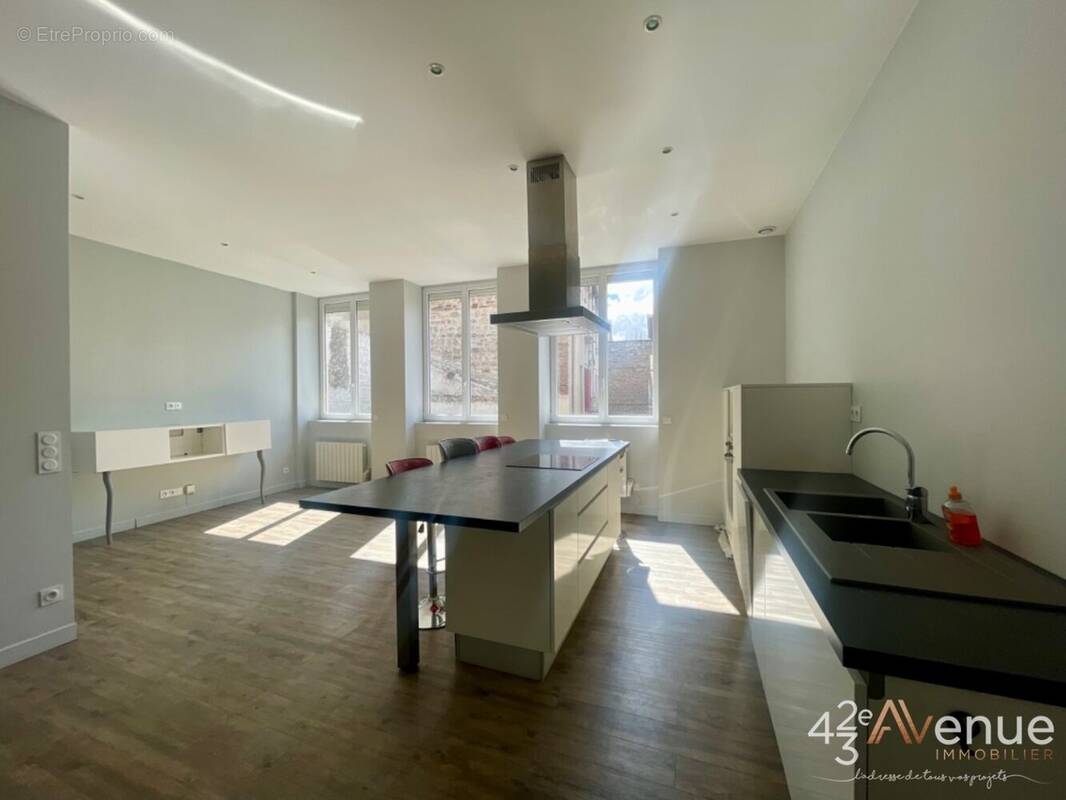 Appartement à SAINT-ETIENNE