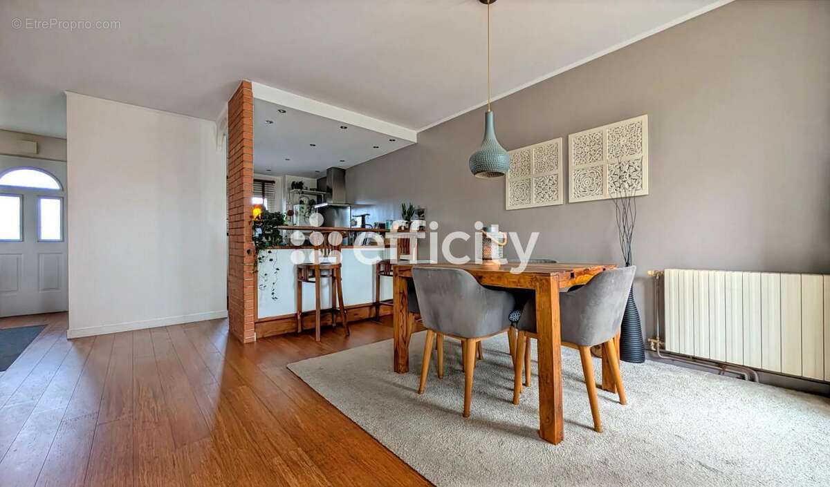 Appartement à LOGNES