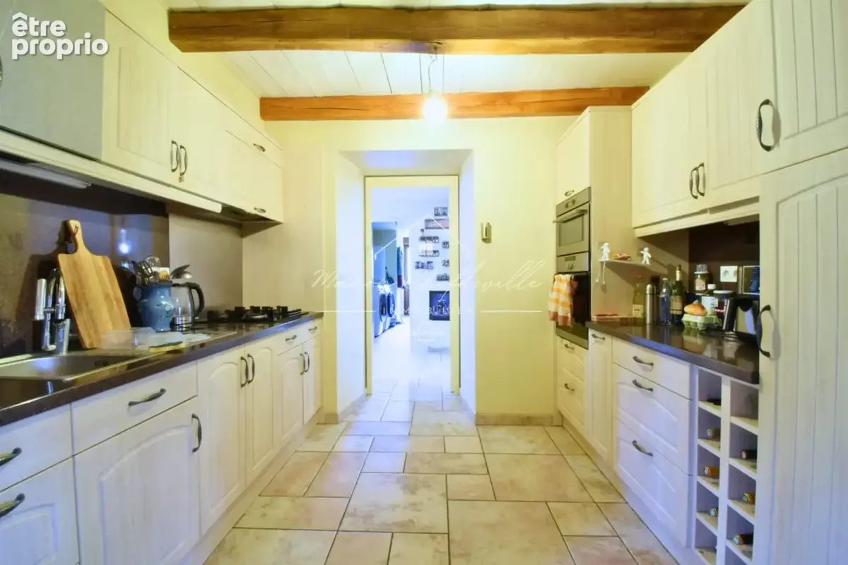 Maison de 200m² – 7 pièces - CHALVIGNAC (15) - photo 6