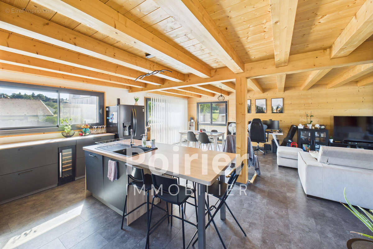 Maison à THOLLON-LES-MEMISES