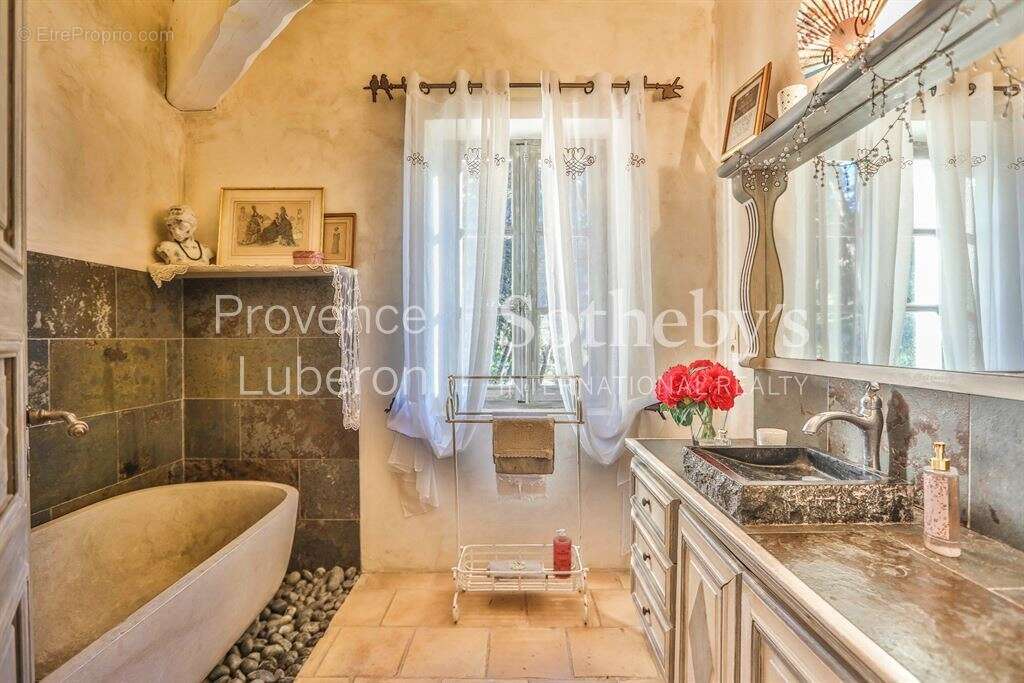 Maison à SAUMANE-DE-VAUCLUSE